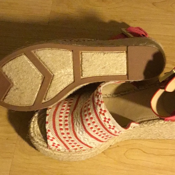 Shoes - Picture 4 of 5